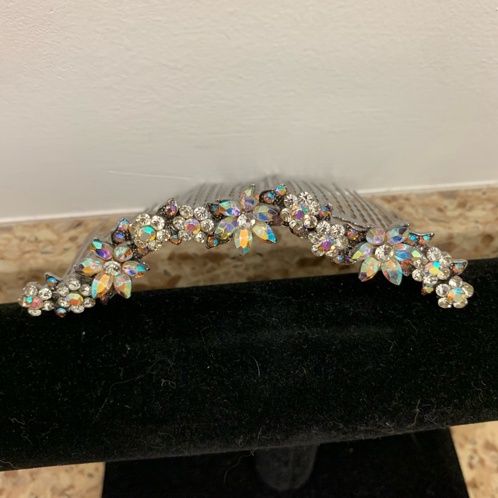Rhinestones Hair comb with VERY shiny stones.